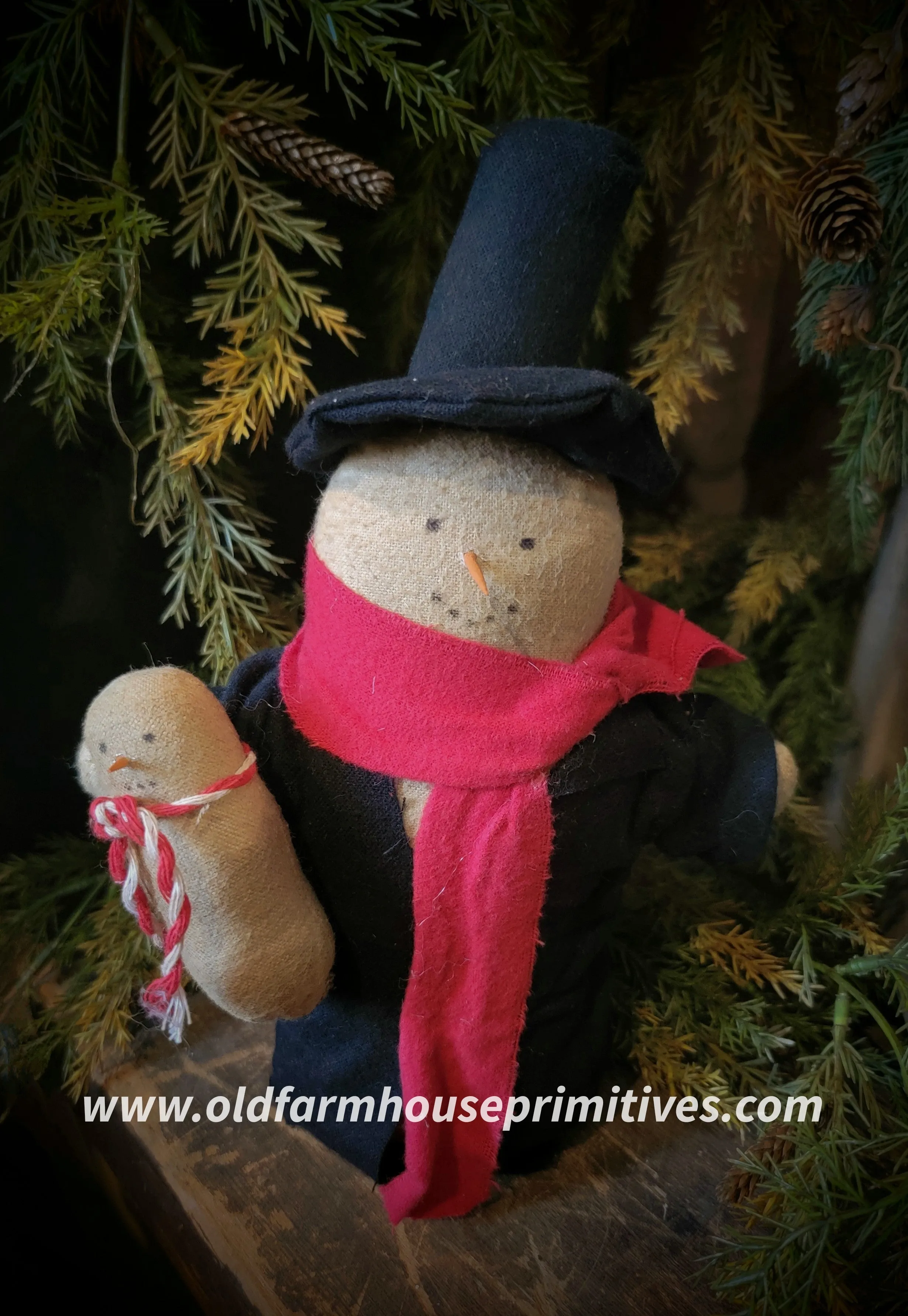 #PCHN11 Primitive ⛄️ Holding Baby Snowman